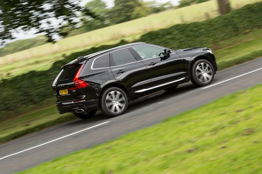  Volvo XC60 T8 Inscription 2017 года  (UK) (фото 16 из 40)